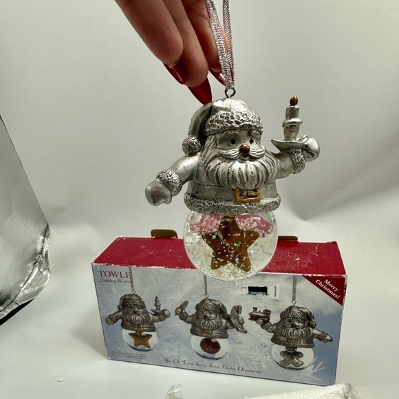 NWT Towle Holiday Wishes set of 3 Santa snow globe ornaments - Picture 6 of 8